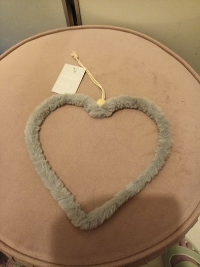 valentines fur hanging heart