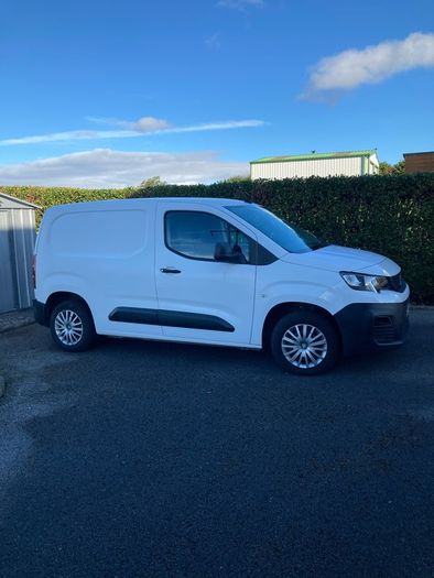 peugeot partner van