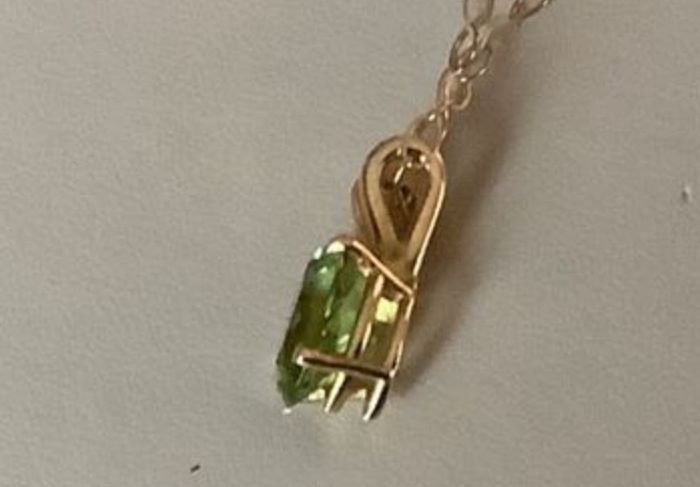 New 18ct Solid Gold Lovely Period Stone pendant  With Fine 9ct Gold 18" Chain