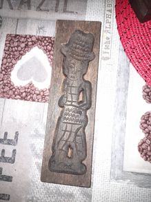 Beautiful Old German Hand Carved Wooden Cookie Mold