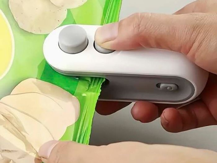 Mini, 2 In 1 Heat & Vacuum Food Bag Sealer (new).