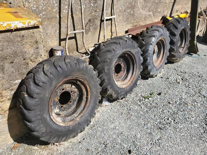 Axel and wheels 3 tonne dumper