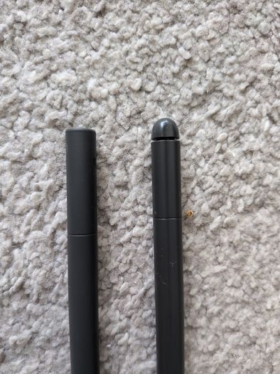 Kindle Scribe 16GB (1st Gen) plus 2 pens and 2 cases