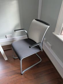 Office chair with armrests