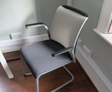Office chair with armrests