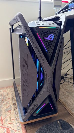 ASUS ROG Hyperion GR701 Full Tower Gaming Case