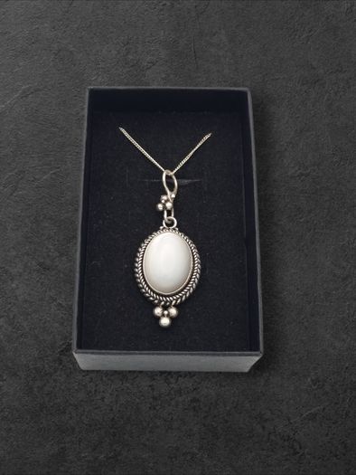 Vintage 925 Sterling Silver Italian Mother of Pearl Necklace