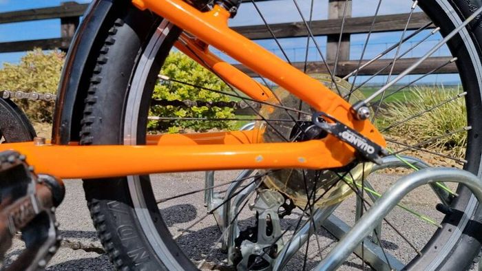 Frog 52 Hybrid Bike (Excellent Condition)