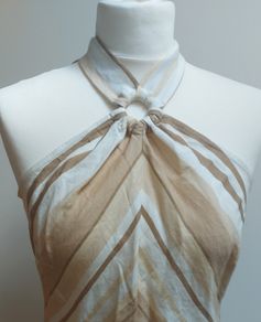 Wallis top.