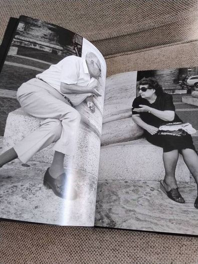 Richard Kalvar Earthlings 2007 photography book hardback with dustcover in very good condition FREE STANDARD POSTAGE INCLUDED