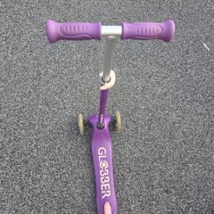 Globber pink scooter, barely used, great condition