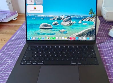 MacBook Pro M3 pro 14" 18GB 512GB