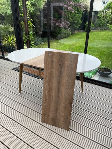 extendable dining table