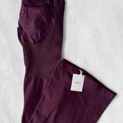 THRIVIN Elevate Seamsless V Waist Burgundy Scrunch Bum Flare Leggings Size L New With Tags