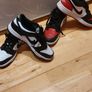 Boys Nike runners Image 3