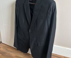 Black blazer (s)