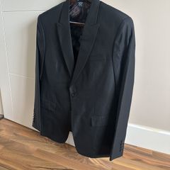 Black blazer (s)