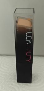 Huda beauty stick foundation
