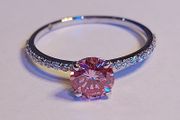 14k Gold ring with 1.03 ct Lab-Grown Diamond, 0.85 ct main pink diamond cerified by IGI and Laser inscripted excellent cut