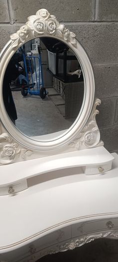 French-style dressing table