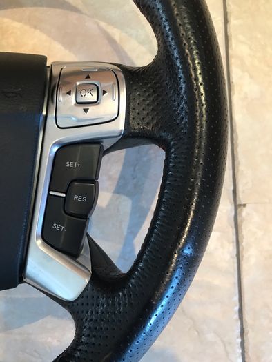 Ford Steering wheel and Airbag