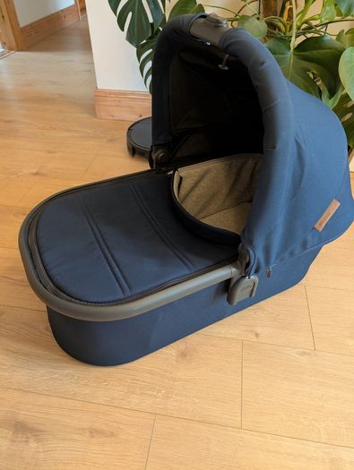Uppababy V2 Buggy and Bassinet