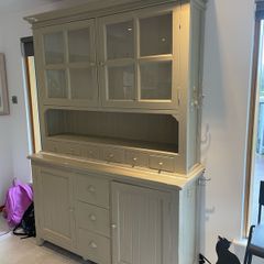 kitchen cabinet