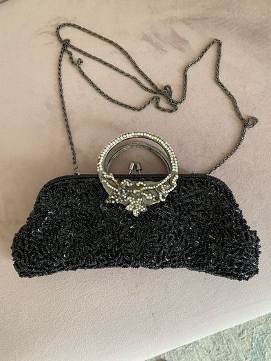 Black clutch