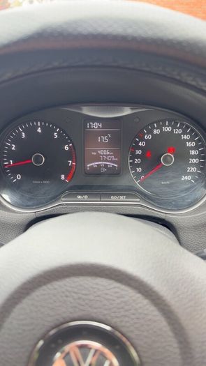 Volkswagen polo LOW KMS