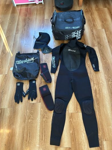 Billabong Wetsuit Bundle Size M. New Wetsuit with Tag + Gloves, Bags, Hood & Neoprene Socks