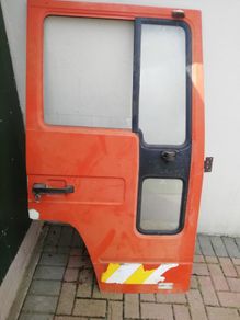 Volvo FL6 Driver & Passenger door- window winder missing