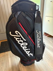 titleist mid size tour bag