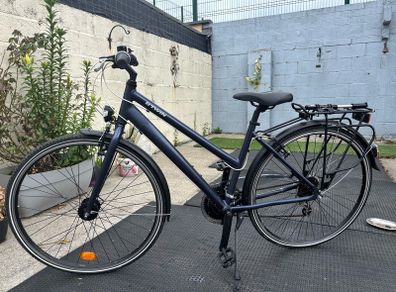 Btwin City Bike low frame( ladies ) with all bike accessories.