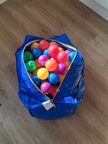 Ball pool balls