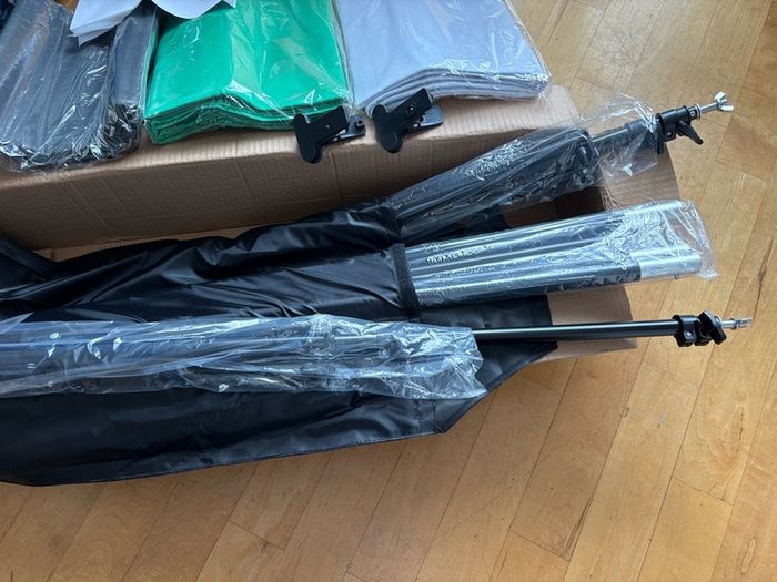 Excelvan 10x6.5ft Stand Kit Photography Set with 9ft x 6ft Green Black and White Backdrop New