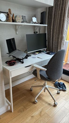 Desk for free
