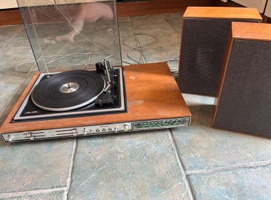 70s Radio/Record Player - Bush Scene One