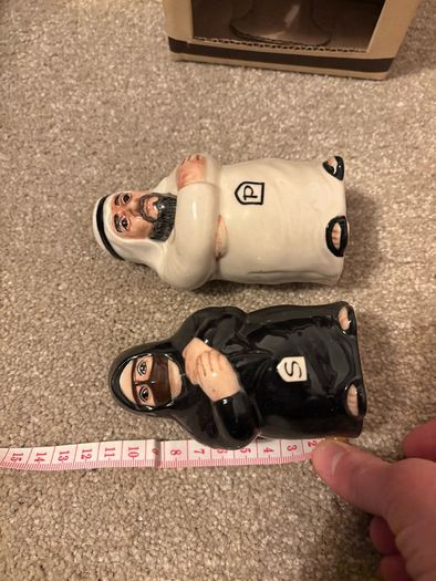 Brand New Al Jaber Arab Man And Woman Salt And Pepper Shaker Black/White