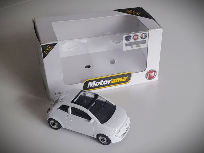 Diecast Model Fiat 500 2007 White - Collectable Motorama 1:43