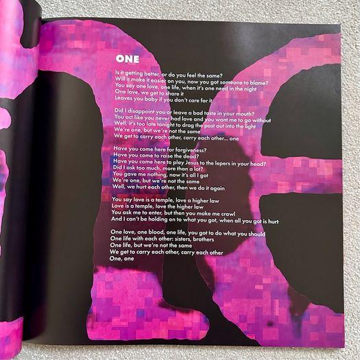 U2 UV / Vegas Books. (Rare & Sold Out )