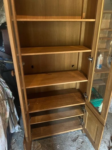 Solid OAK display cabinet.OAK shelves