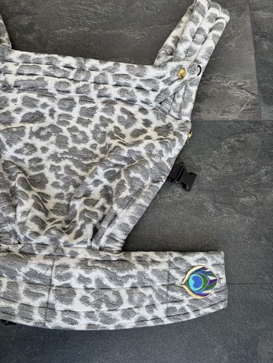 Artipoppe Zeitgeist Light Grey Leopard Baby Carrier