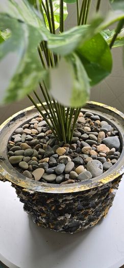 Artificial monstera