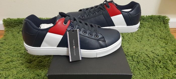 Tommy Hilfiger Unisex Leather Footwear Low Cut Lace-Up Sneaker Blue UK-6.5/EUR-40 Style:T3B4-30509-0739800-/Blue-2024