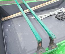 2 roof bars
