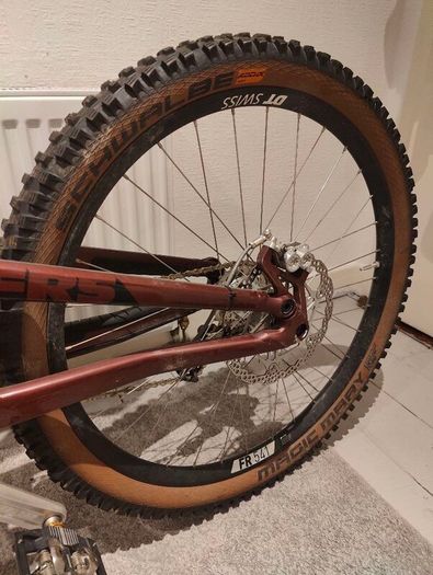 Custom Commencal FRS Downhill Build Full Hope Spec / Fox 40