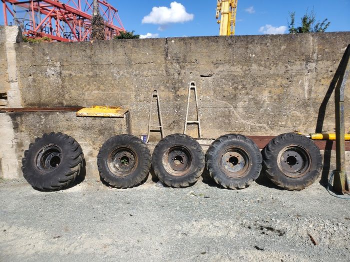 Dumper axles  / Wheels