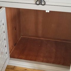 2 Bedside lockers