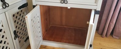 2 Bedside lockers