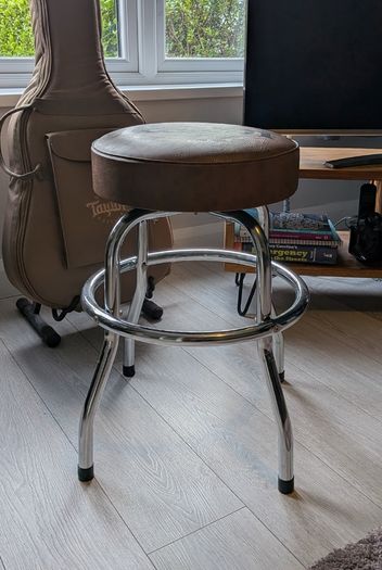 Taylor - Guitar Stool